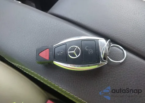 2015 Mercedes-Benz Glk 350 z USA, uszkodzony, nr VIN WDCGG5HB3FG359043